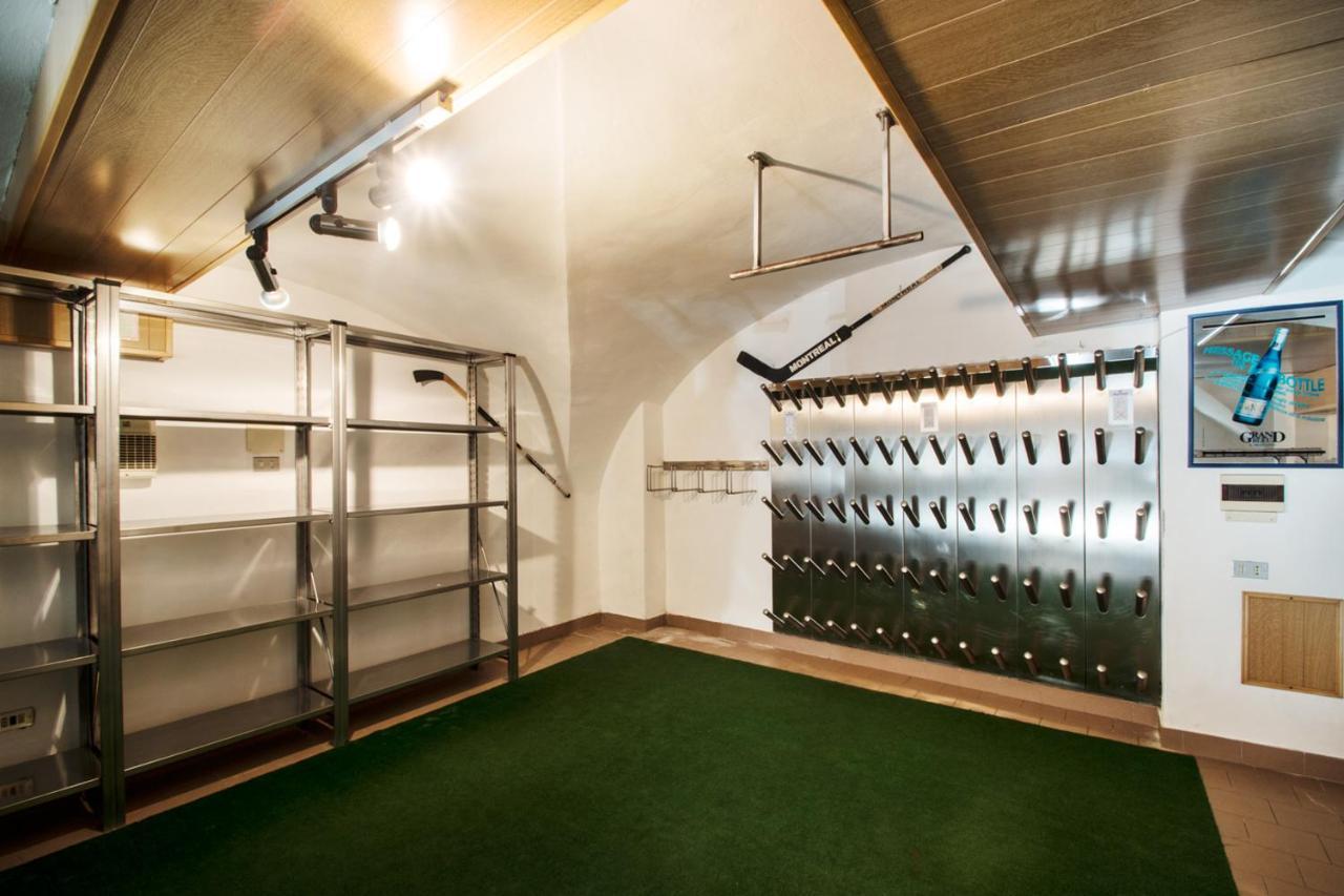 Hotel L'Ideale Моена Екстериор снимка