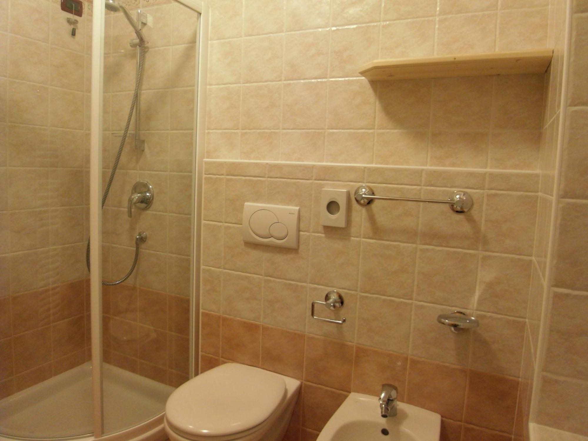 Hotel L'Ideale Моена Екстериор снимка