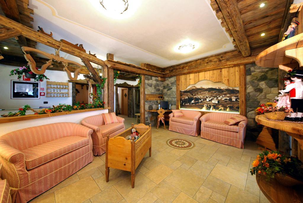 Hotel L'Ideale Моена Екстериор снимка