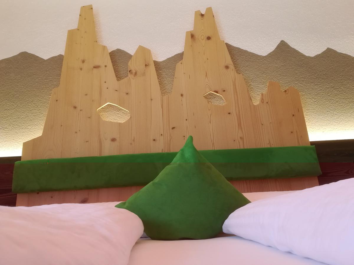 Hotel L'Ideale Моена Екстериор снимка